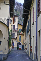 Lesa, le case, i vicoli e le strade del vecchio borgo - Lago Maggiore	