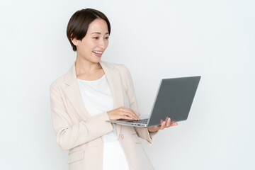 白バックのミドルのビジネスウーマン