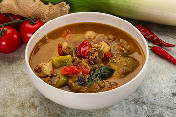 Thai curry with chicken and basil