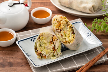 Delicious popiah, lumpia, Taiwanese spring roll food.