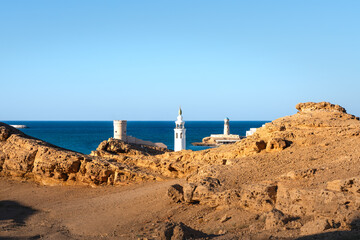 Panorama von Sur, Oman mit der K&uuml;stenlinie und historischem Fort und Br&uuml;cke