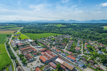 Ausblick auf Stein an der Traun bei Traunreut in Oberbayern 