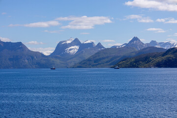 Fototapeta premium Lødingen - Bognes Fährfahrt - Norwegen 8