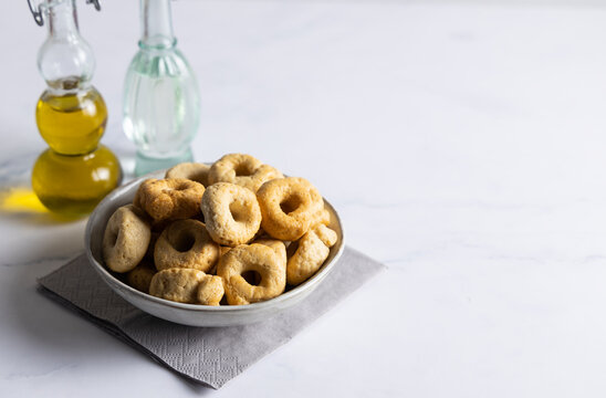 Italian taralli cookie.