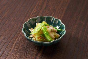 山菜　うるい　料理イメージ