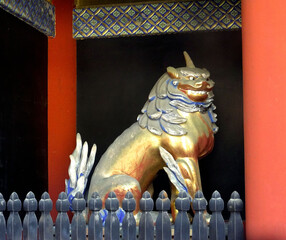 Sculpture d'un lion chinois au Japon