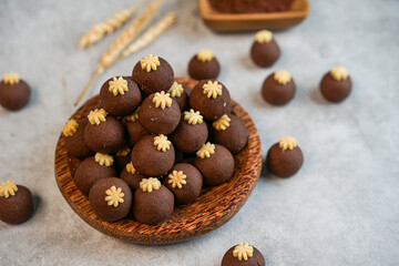 Indulge in the rich decadence of Black Nastar—a bold twist on the classic pineapple tart. Encased...