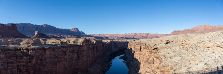 Eine atemberaubende Landschaft: Der Grand Canyon, ein Zeugnis der Pracht der Natur.