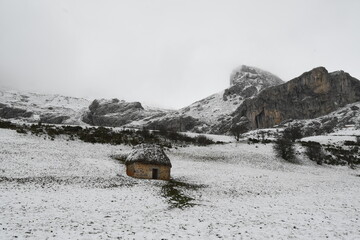 Construcción con teito en Valle del Lago, Asturias, Spain