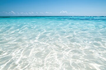 Obraz premium 澄んだ海と青空が広がるビーチの風景、高温の夏の日