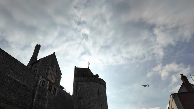 Windsor Berkshire England UK. 12.03.2025. Video. Passenger aircraft passing over Windsor on finals into Lonodon Heathrow airport.