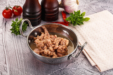 Canned tuna preserve for salad