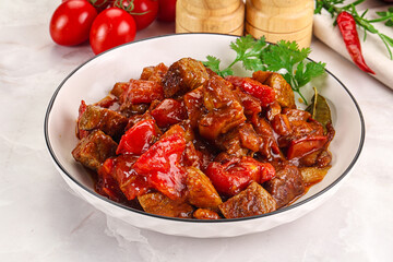 Pork with vegetables and oyster sauce