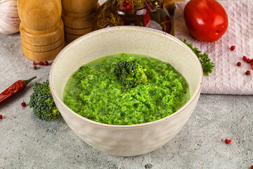 Dietari vegan broccoli cream soup