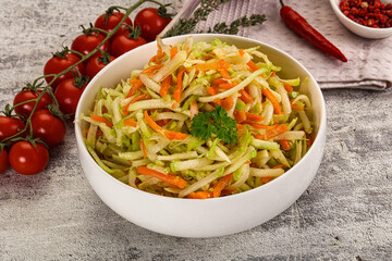Vegan salad with kohlrabi and carrot