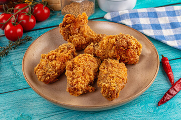 Golden crispy fried chicken wings