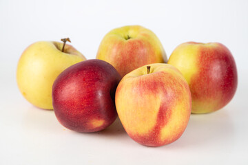 apples on white