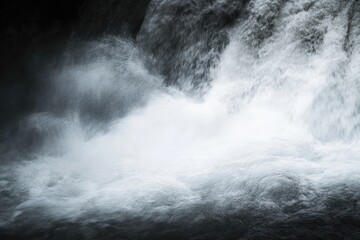 Obraz premium Genesee River Middle Falls: Long Exposure of Soft Flowing Water in Letchworth State Park