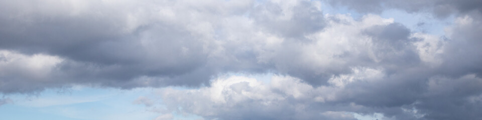  Soft Cloudy White Clouds in a Serene Blue Sky – Atmospheric Beauty