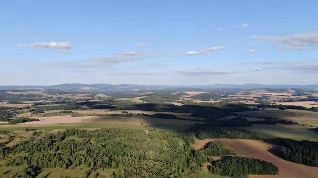 Krajobraz g&oacute;r - dron