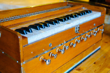Keyboard of a harmonium, pump organ, squeezebox.