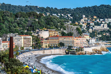 Fototapeta premium Nice view with blue sea and sunny weather, city and tourists people