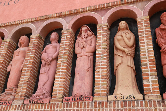 Statues of famous people made by Santiago Bouchon for the entrance to the Museo Polifacetico Rocsen, in Nono, C&oacute;rdoba, Argentina