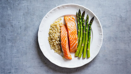 Salmon with asparagus and quinoa
