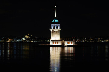 Naklejka premium Maidens Tower in Istanbul, Turkiye