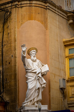  Corner of Triq San Pawl (NOT Triq Sant' Ursola) and Triq Santa Lucija in Valletta, Malta
