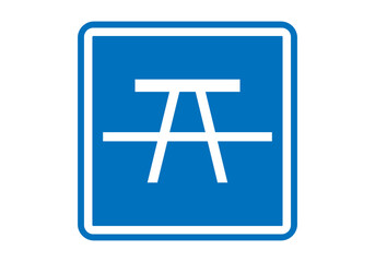 Señal azul informativa de zona de picnic o comer en el campo