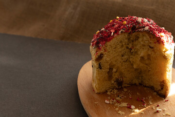 Easter cake texture with raisins in the cut