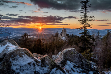 Magical sunset at Ka&scaron;perk Castle