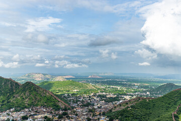 Jaigarh Fort, built in 1726, overlooks Jaipur with massive walls, the Jaivana cannon, and stunning city views. It served as Amer Fort’s defense and showcases Rajasthan’s rich heritage.