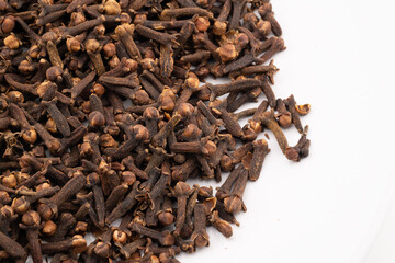 Aromatic Buds: A Close-Up Collage of Fragrant Cloves