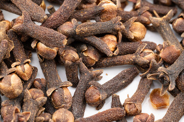 Aromatic Buds: A Close-Up Collage of Fragrant Cloves