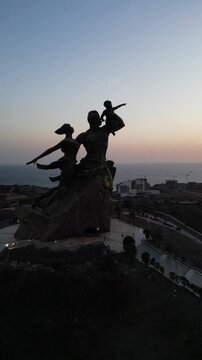 LE MONUMENT DE LA RENAISSANCE AFRICAINE