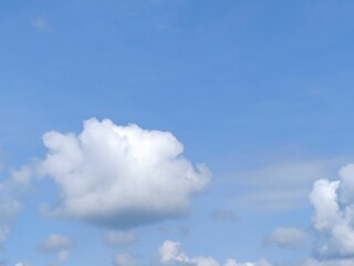 Fototapeta premium blue sky with white clouds