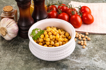 Canned chickpea in the bowl