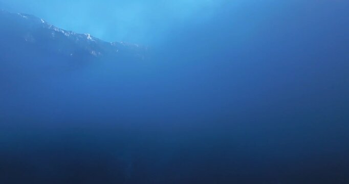 In the morning, thick fog filled the valley in western Sichuan. The drone flew through the fog and saw the sun shining on the snowy mountain tops.