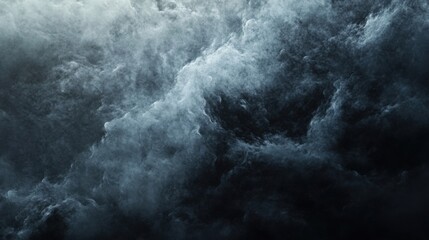 Nubes oscuras dramáticas en fondo