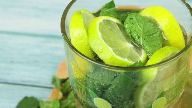 verres de cocktail mojito