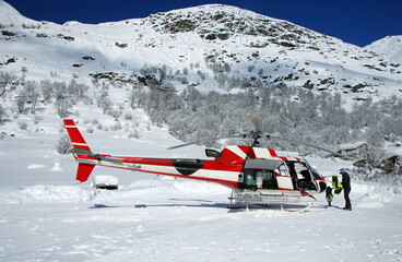 hélicoptère a l'altiport
