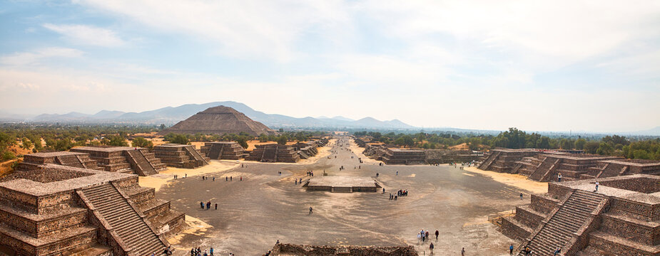 Mexiko &ndash; Blick auf die Pyramide der Sonne in Teotihuac&aacute;n