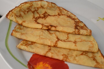 pancakes on a plate