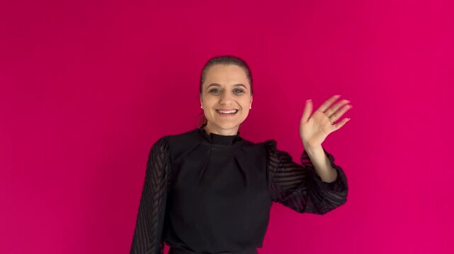 Mulher feliz express&atilde;o alegre 