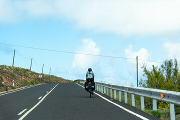 Obraz premium Les plus beaux itinéraires et circuits à vélo de course à Lanzarote