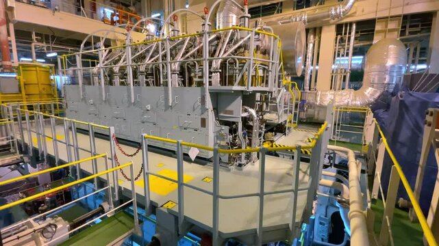 Dual fuel main engine of LNG vessel