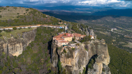 Obraz premium Meteora is a rocky region with monasteries near the town of Kalambaka in Greece.