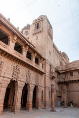 Obraz premium Mehrangarh Fort's exterior walls showcase intricate architectural details. Located in Jodhpur, Rajasthan, it is a UNESCO World Heritage Site.